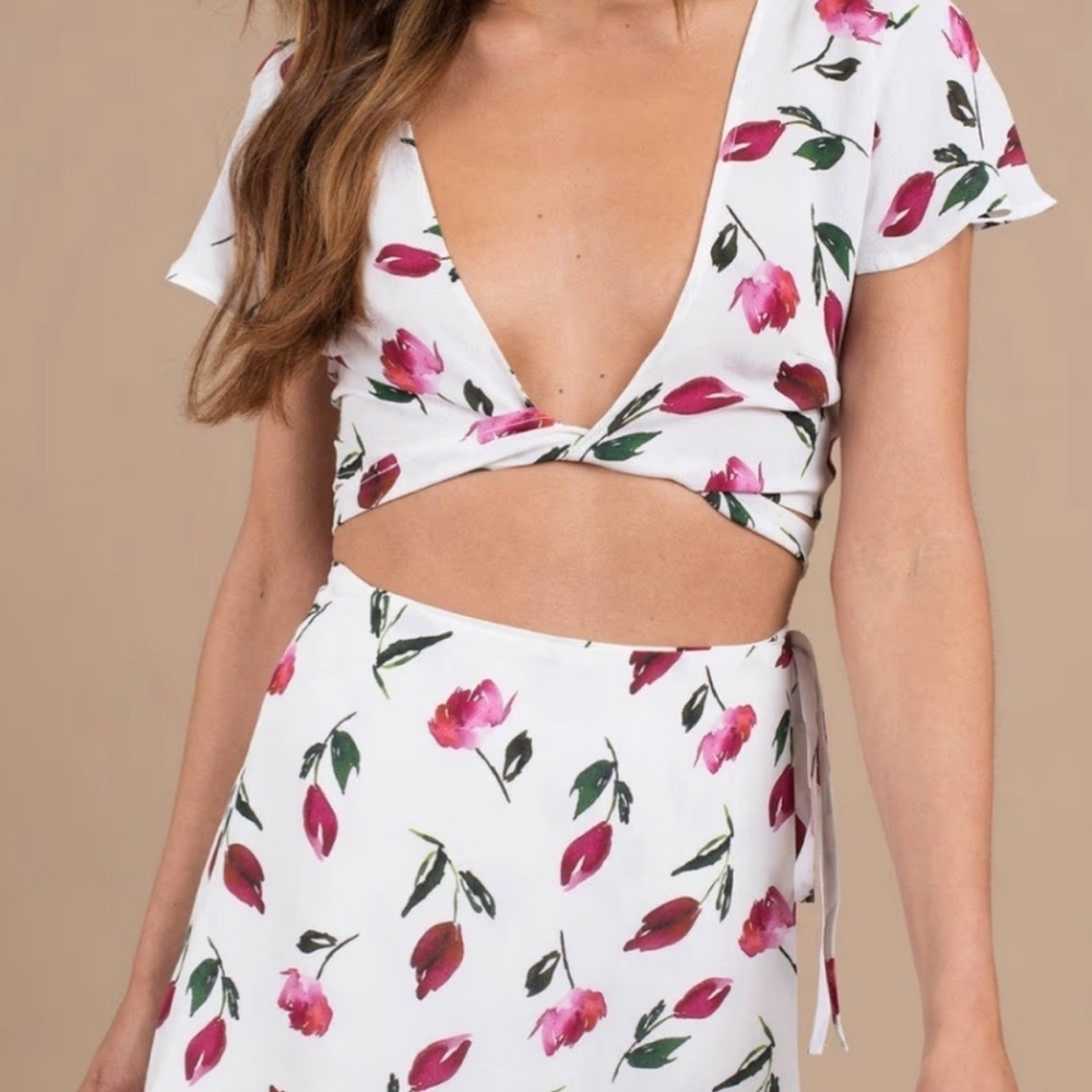 BNWT BEACH RIOT TOP WHITE TULIP SIZE S